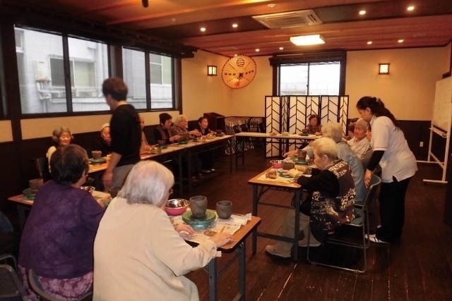 デイサービスで出張陶芸イベント